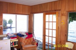 000_0013.jpg Inside beach cabin at East of the Sun